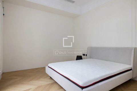 Apartamento de 4 dormitorios en venta en Barcelona, Cataluña, Spain № 6547 - foto 12