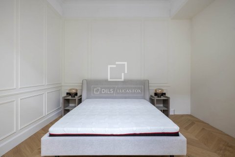 Apartamento de 4 dormitorios en venta en Barcelona, Cataluña, Spain № 6547 - foto 17
