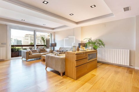 4 chambres apartment à vendre à Barcelona, Catalonia, Spain № 4474 - photo 4