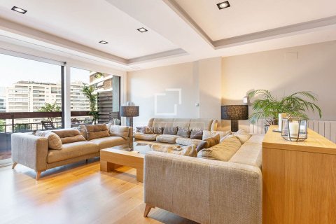 4 chambres apartment à vendre à Barcelona, Catalonia, Spain № 4474 - photo 2