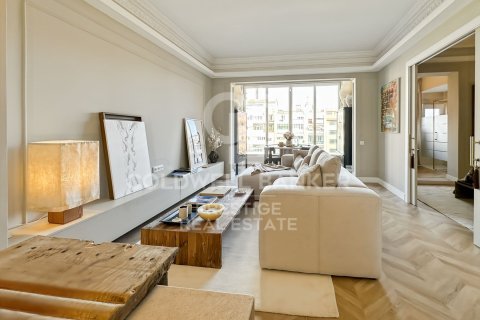 3 bedrooms apartment for sale in Barcelona, Catalonia, Spain № 5417 - photo 14