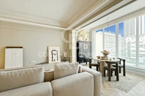 3 bedrooms apartment for sale in Barcelona, Catalonia, Spain № 5417