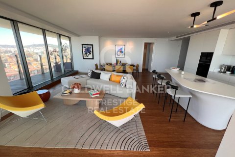 Apartamento de 3 dormitorios en venta en Barcelona, Cataluña, Spain № 5822 - foto 5