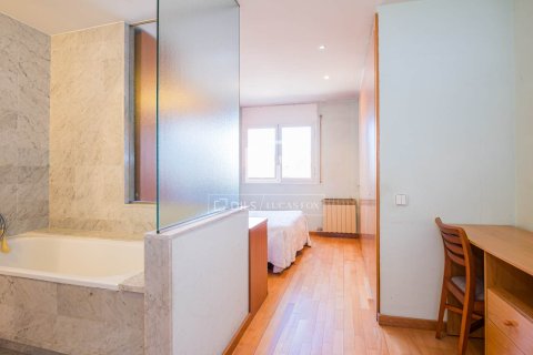 2 bedrooms apartment for sale in Sant Cugat Del Valles, Barcelona, Catalonia, Spain № 6441 - photo 20