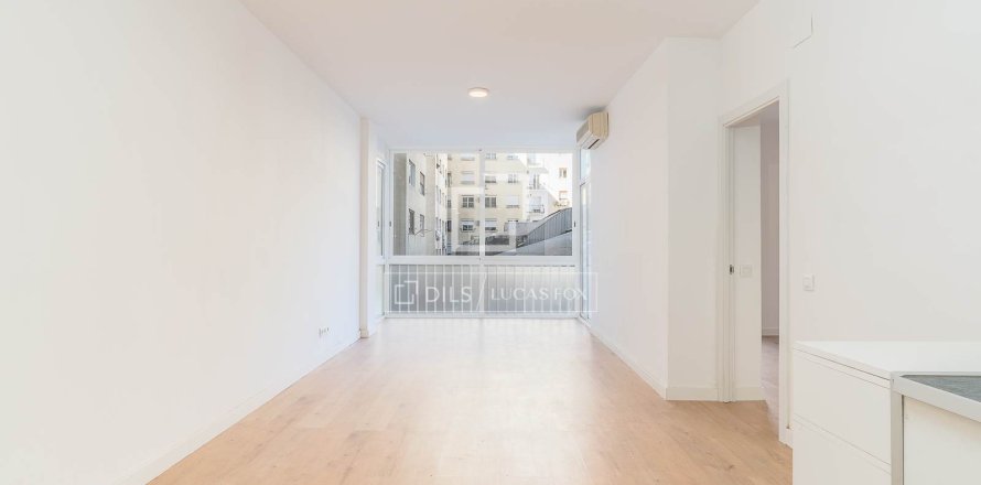 3 bedrooms apartment for sale in Barcelona, Catalonia, Spain № 6444