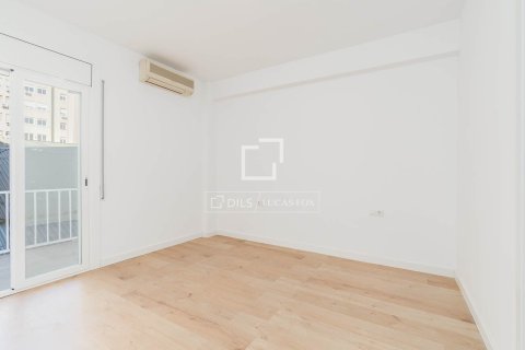 3 bedrooms apartment for sale in Barcelona, Catalonia, Spain № 6444 - photo 4