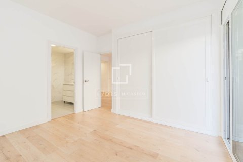 3 bedrooms apartment for sale in Barcelona, Catalonia, Spain № 6444 - photo 17