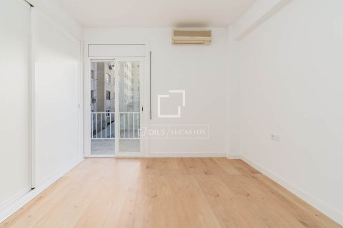 3 bedrooms apartment for sale in Barcelona, Catalonia, Spain № 6444 - photo 3