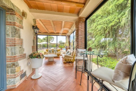 Villa de 5 dormitorios en venta en Peralada, Gerona, Cataluña, Spain № 6013 - foto 12