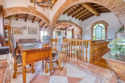 Villa de 5 dormitorios en venta en Peralada, Gerona, Cataluña, Spain № 6013 - foto 23