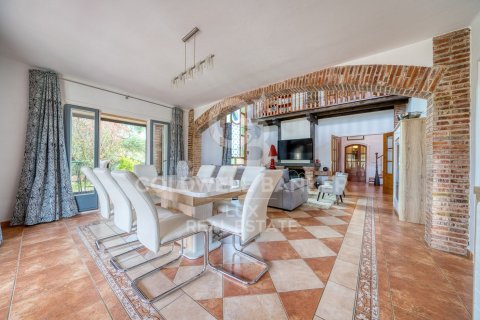 Villa de 5 dormitorios en venta en Peralada, Gerona, Cataluña, Spain № 6013 - foto 10