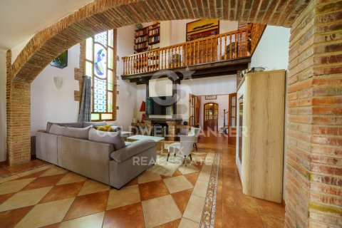 Villa de 5 dormitorios en venta en Peralada, Gerona, Cataluña, Spain № 6013 - foto 9