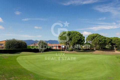 Villa de 5 dormitorios en venta en Peralada, Gerona, Cataluña, Spain № 6013 - foto 2
