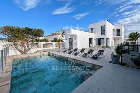 5 bedrooms villa for sale in Empuriabrava, Girona, Catalonia, Spain № 6014 - photo 21