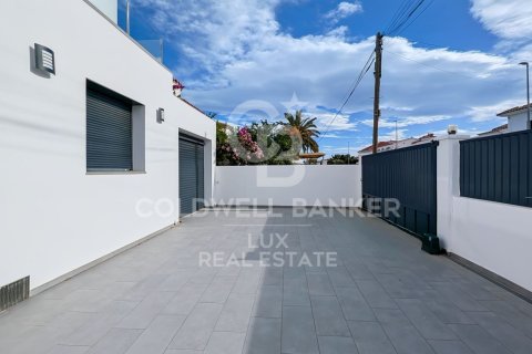 5 bedrooms villa for sale in Empuriabrava, Girona, Catalonia, Spain № 6014 - photo 19