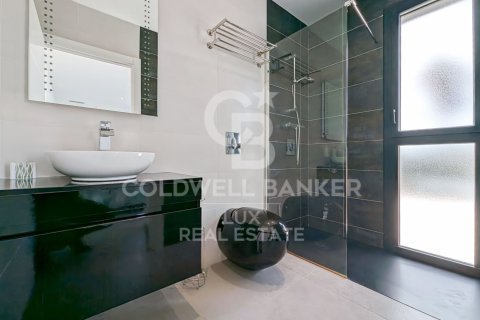 5 bedrooms villa for sale in Empuriabrava, Girona, Catalonia, Spain № 6014 - photo 16