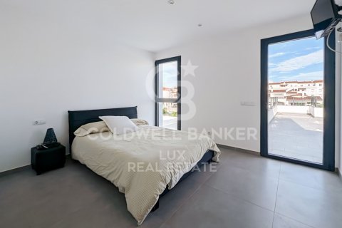 5 bedrooms villa for sale in Empuriabrava, Girona, Catalonia, Spain № 6014 - photo 9