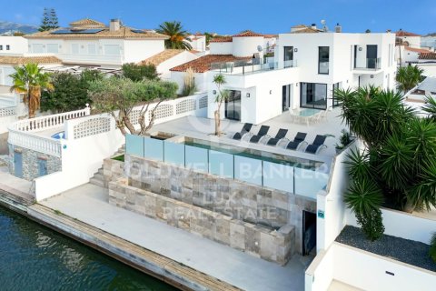 5 bedrooms villa for sale in Empuriabrava, Girona, Catalonia, Spain № 6014
