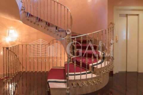 Купить виллу в Андорра, Испания с 5 спален, 1000м², № 6017 - фото 16