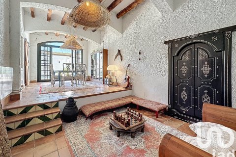 4 bedrooms villa for sale in Sant Jaume dels Domenys, Tarragona, Catalonia, Spain № 4897 - photo 11