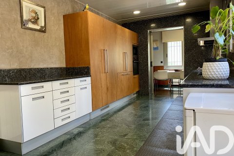 Купить дом в Аргентона, Испания с 4 спальни, 580м², № 7527 - фото 8