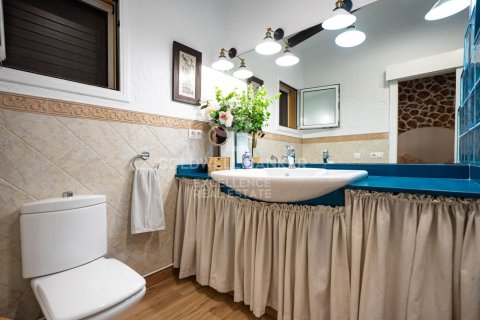 Купить виллу в Альканар, Испания с 4 спальни, 424м², № 7763 - фото 17