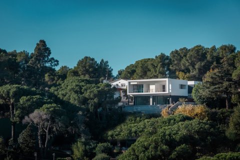 4 bedrooms house for sale in Premia De Dalt, Barcelona, Catalonia, Spain № 3587