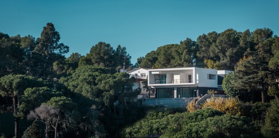 4 bedrooms house for sale in Premia De Dalt, Barcelona, Catalonia, Spain № 3587