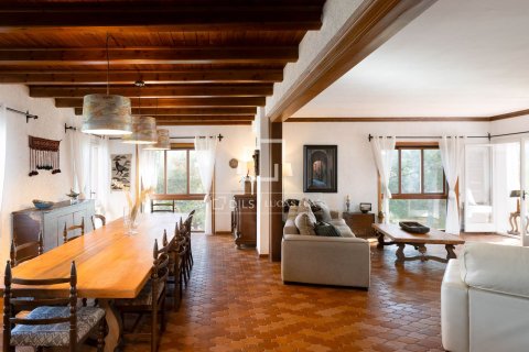 7 bedrooms villa for sale in Arenys de Mar, Barcelona, Catalonia, Spain № 6419 - photo 3