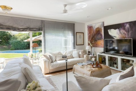 6 bedrooms villa for sale in El Masnou, Barcelona, Catalonia, Spain № 6422 - photo 25