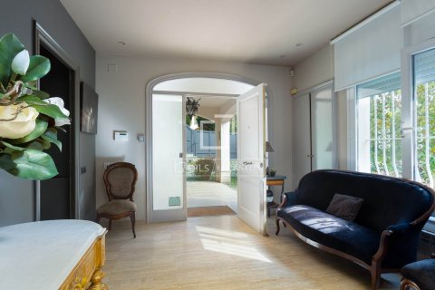 6 bedrooms villa for sale in El Masnou, Barcelona, Catalonia, Spain № 6422 - photo 10