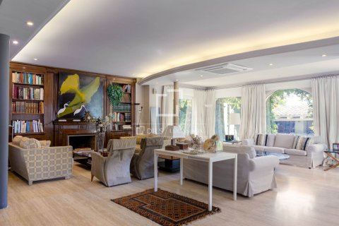 6 bedrooms villa for sale in El Masnou, Barcelona, Catalonia, Spain № 6422 - photo 2
