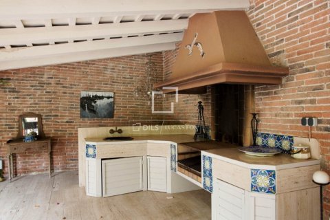 6 bedrooms villa for sale in El Masnou, Barcelona, Catalonia, Spain № 6422 - photo 17