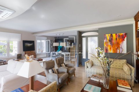 6 bedrooms villa for sale in El Masnou, Barcelona, Catalonia, Spain № 6422 - photo 13