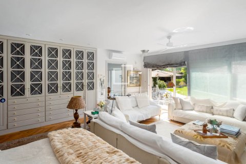 6 bedrooms villa for sale in El Masnou, Barcelona, Catalonia, Spain № 6422 - photo 26