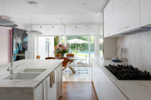 6 bedrooms villa for sale in El Masnou, Barcelona, Catalonia, Spain № 6422 - photo 23