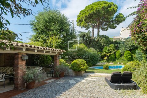 6 bedrooms villa for sale in El Masnou, Barcelona, Catalonia, Spain № 6422 - photo 4