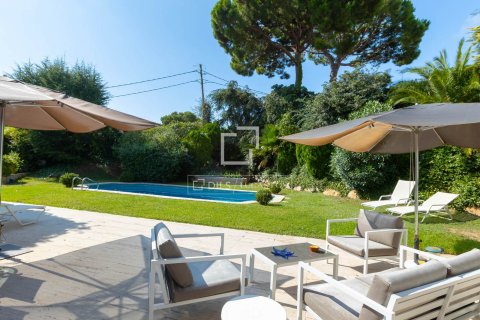 6 bedrooms villa for sale in El Masnou, Barcelona, Catalonia, Spain № 6422 - photo 20