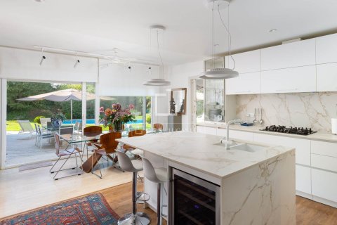 6 bedrooms villa for sale in El Masnou, Barcelona, Catalonia, Spain № 6422 - photo 21