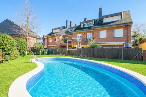 4 bedrooms villa for sale in Sant Cugat Del Valles, Barcelona, Catalonia, Spain № 6418