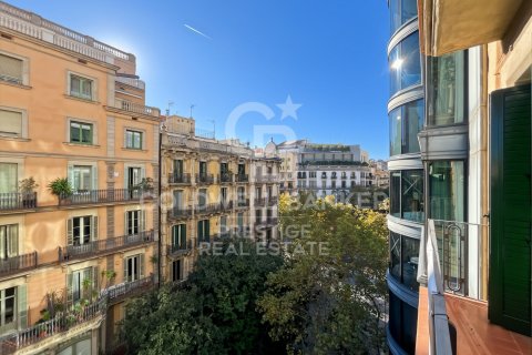 3 bedrooms apartment for sale in Barcelona, Catalonia, Spain № 5437