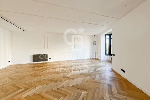 3 bedrooms apartment for sale in Barcelona, Catalonia, Spain № 5437 - photo 3