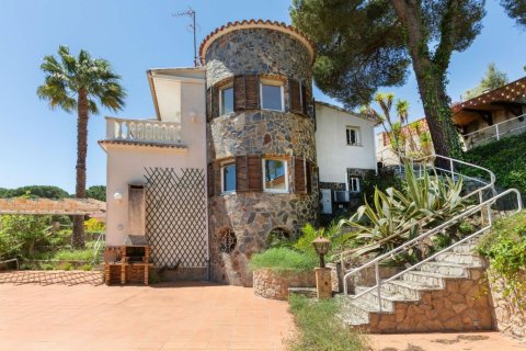 Купить дом в Сант-Фелиу-де-Гиксолс, Испания с 4 комнаты, № 1681 - фото 26