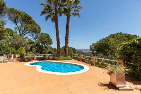 Купить дом в Сант-Фелиу-де-Гиксолс, Испания с 4 комнаты, № 1681 - фото 5