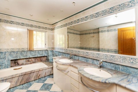 Купить дом в Сант-Фелиу-де-Гиксолс, Испания с 4 комнаты, № 1681 - фото 12