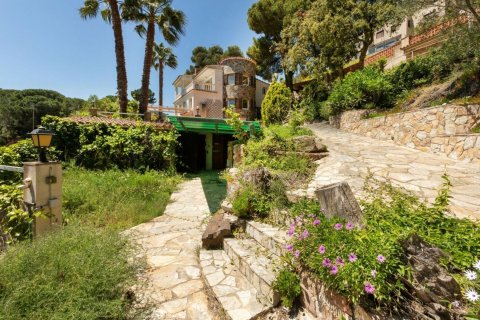 Купить дом в Сант-Фелиу-де-Гиксолс, Испания с 4 комнаты, № 1681 - фото 25