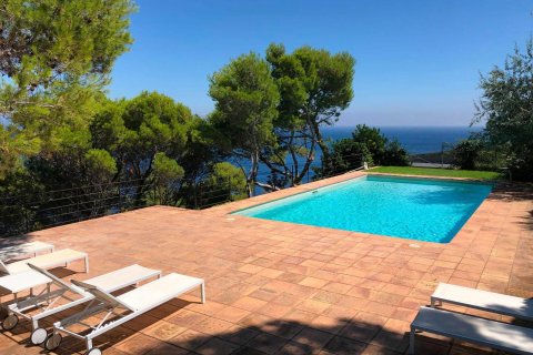 Купить дом в Бегур, Испания с 5 комнат, № 1677 - фото 3