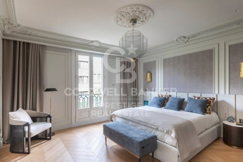 4 bedrooms apartment for sale in Barcelona, Catalonia, Spain № 5744 - photo 6