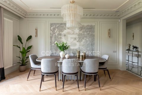 4 bedrooms apartment for sale in Barcelona, Catalonia, Spain № 5744 - photo 4