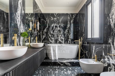 4 bedrooms apartment for sale in Barcelona, Catalonia, Spain № 5744 - photo 10